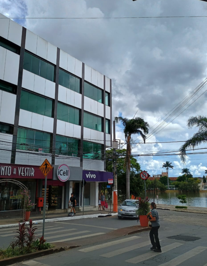 Prédio na Orla da Lagoa Paulino – Bairro Centro